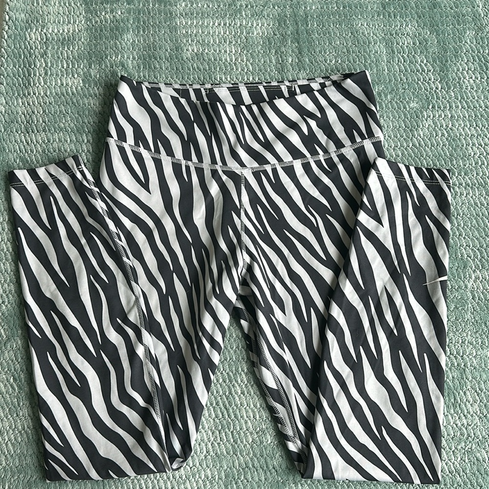 Nike workout leggings